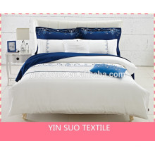 Linge de lit / linge de lit bleu / lit de literie / drap blanc / couette de couette